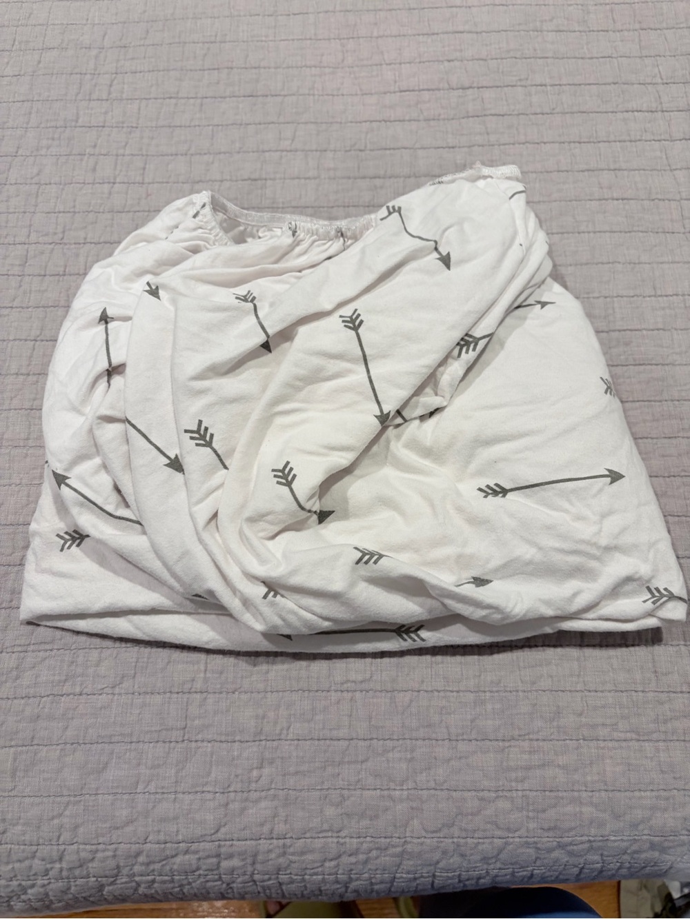 White Crib Fitted Sheet with Gray Arrow Print